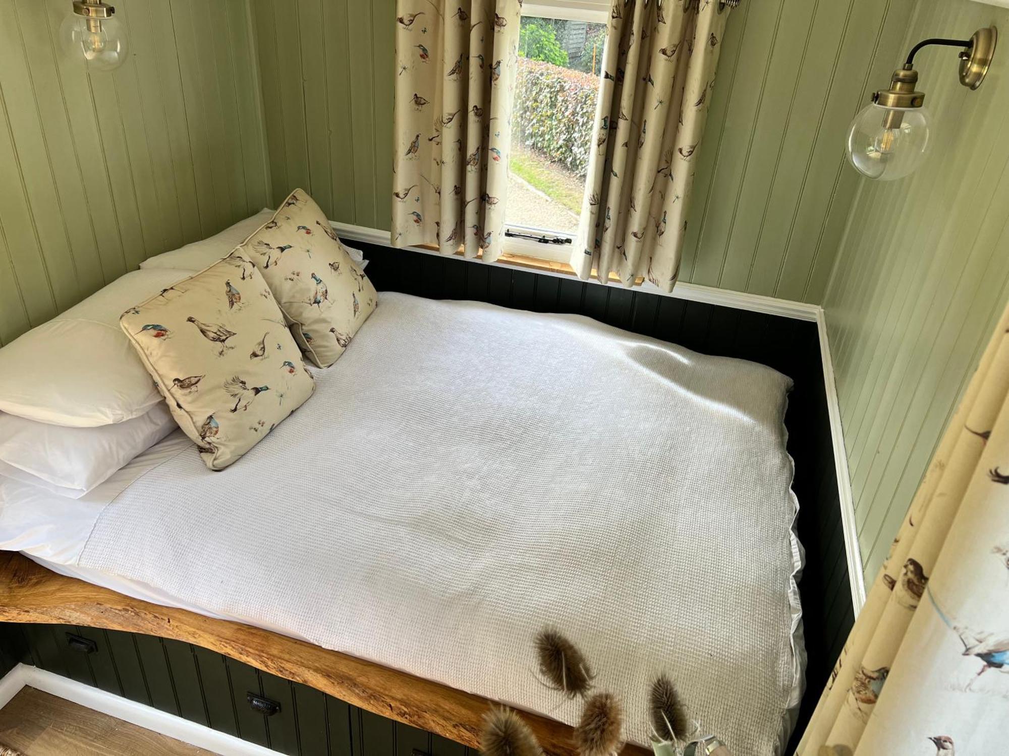 Stonehenge Campsite & Glamping Hotel Berwick St James Ngoại thất bức ảnh