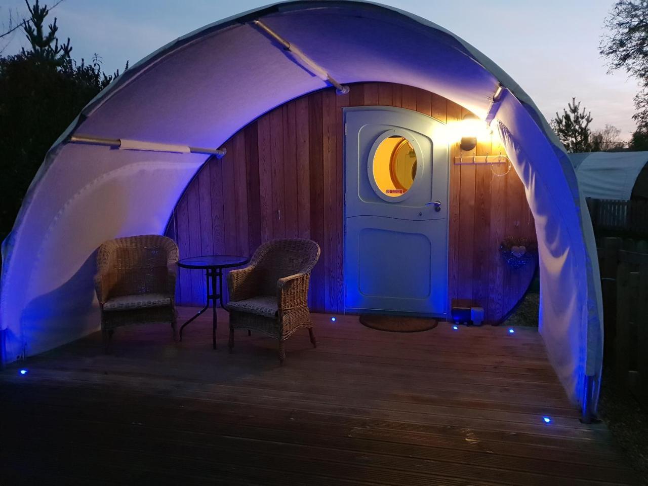 Stonehenge Campsite & Glamping Hotel Berwick St James Ngoại thất bức ảnh